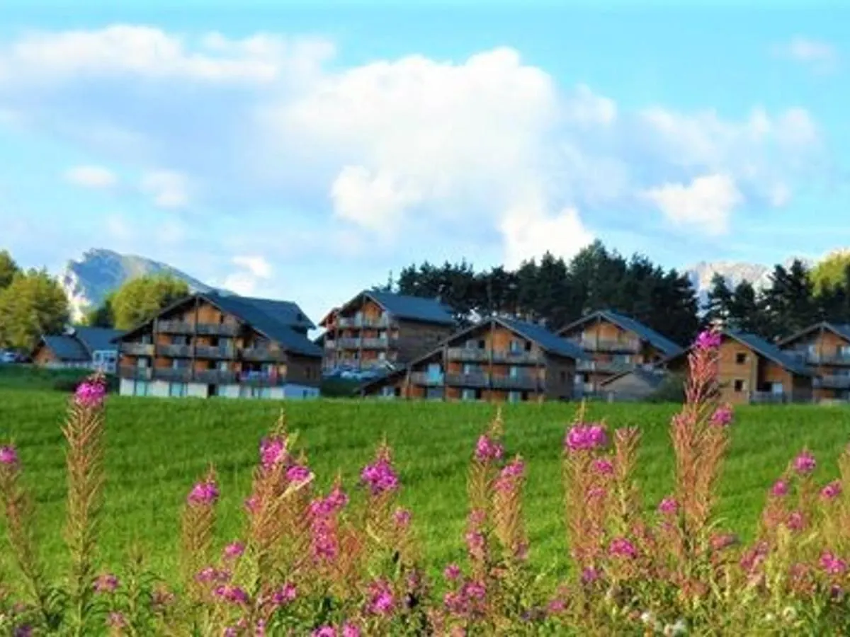 Chalet Mitoyen 3 Pieces Avec Local Ski Et Parking Gratuit - Fr-1-504-3 Le Devoluy 0*,  France